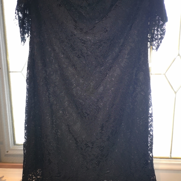 Dynamite lace dress - Picture 2 of 5